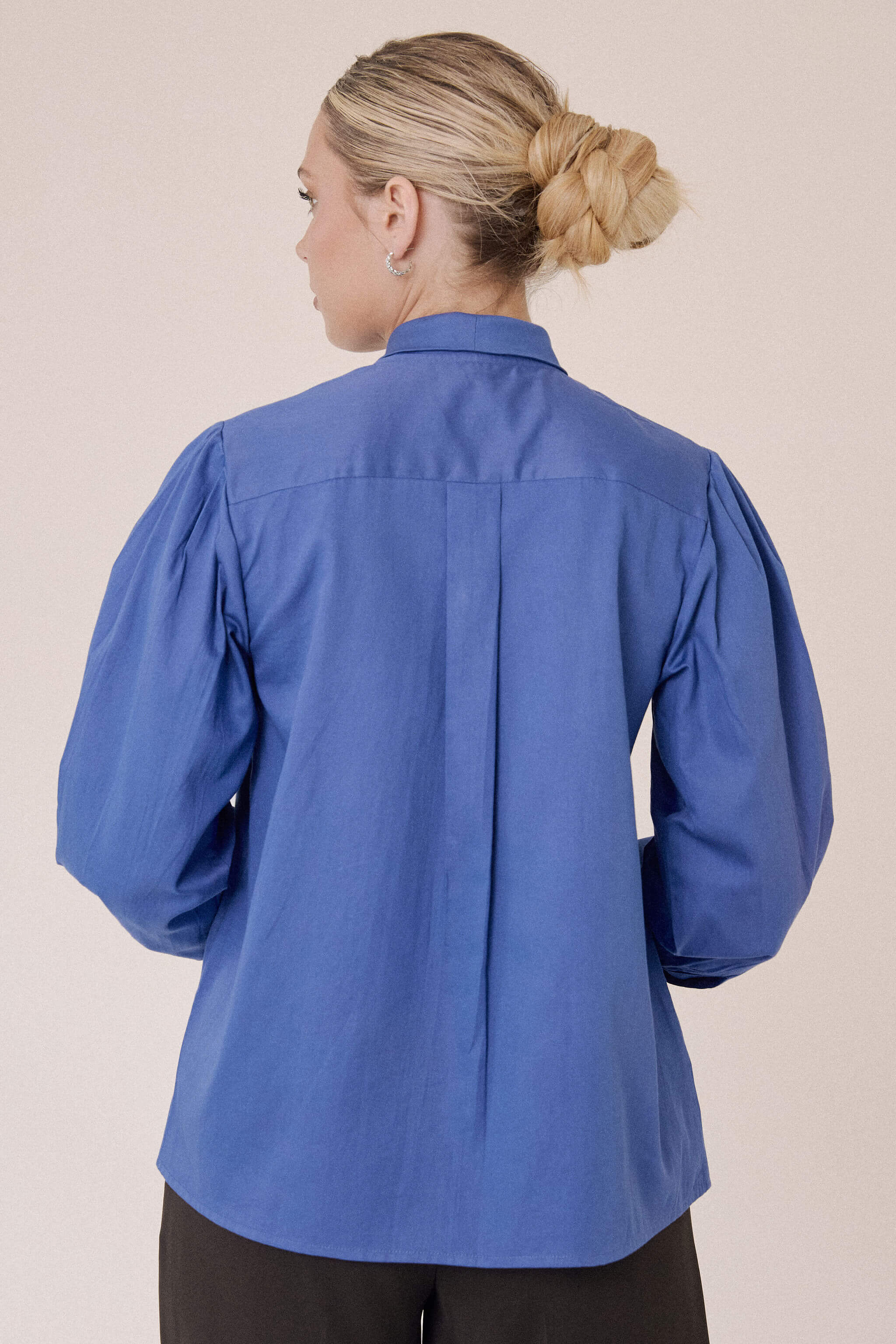 The Essay Bow Shirt – Ultramarine Blue