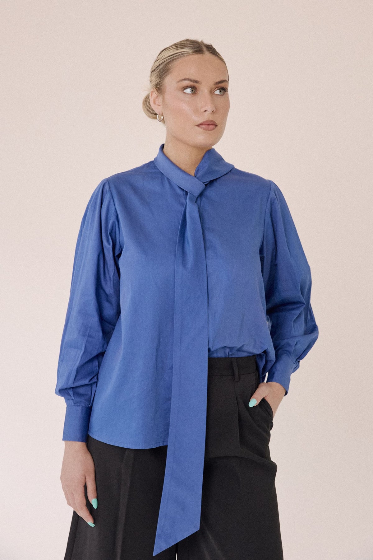 The Essay Bow Shirt – Ultramarine Blue