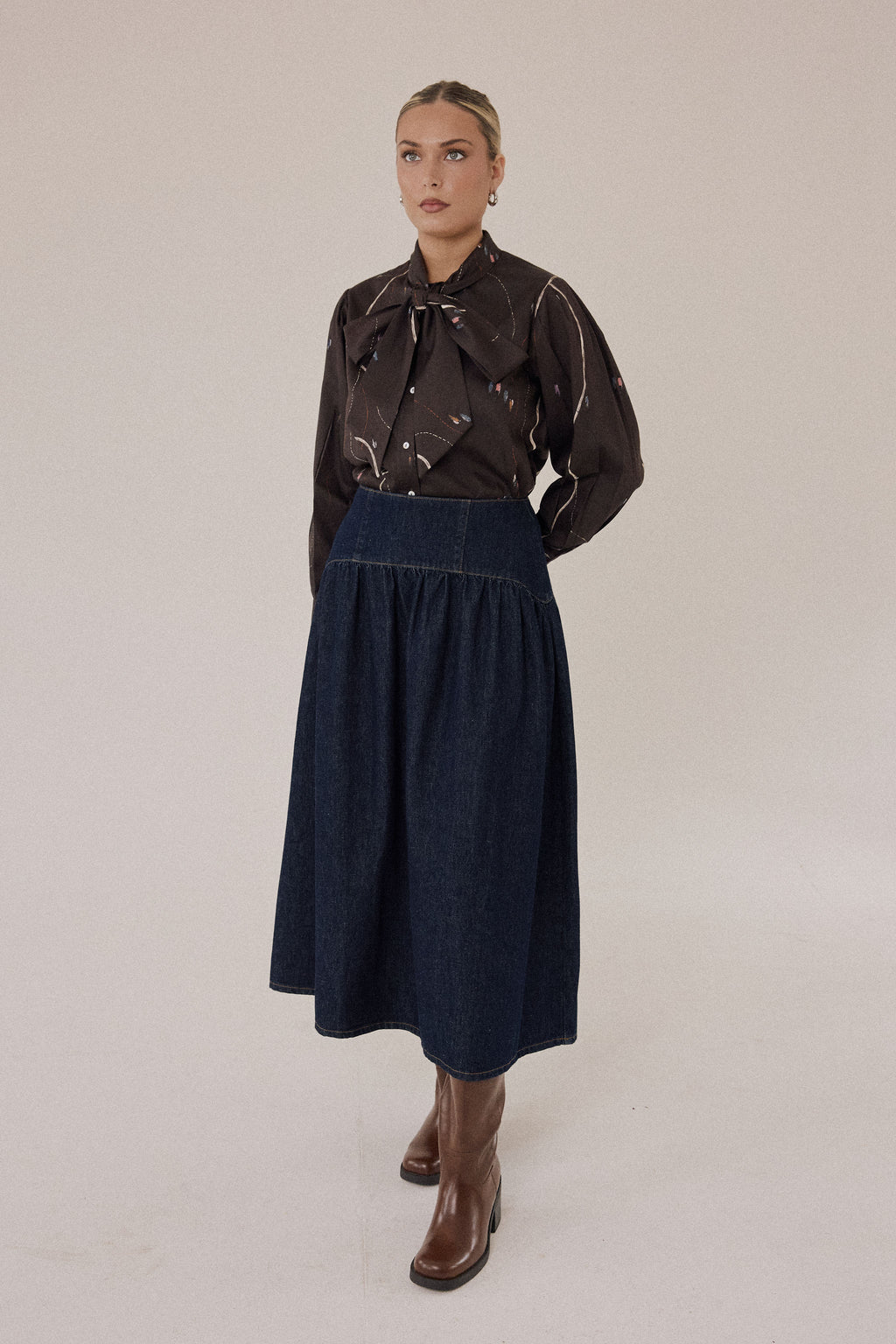 The Gentlewoman (Walking Figures)